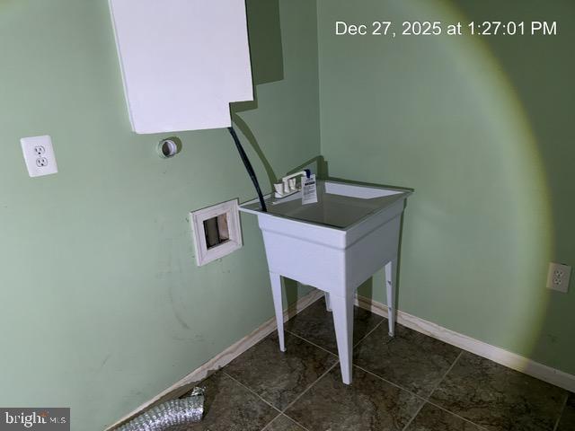 3 Morning Star Court Baltimore, MD 21206 - Photo 39 of 43 a room with table and a chair