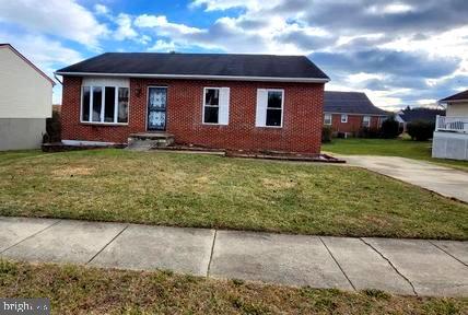 3 Morning Star Court Baltimore, MD 21206 - Photo 4 of 43 a front view of house with yard