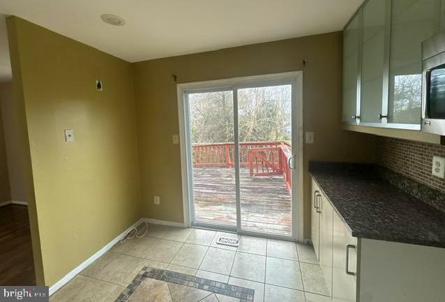 3 Morning Star Court Baltimore, MD 21206 - Photo 10 of 43 a view of an empty room with a window