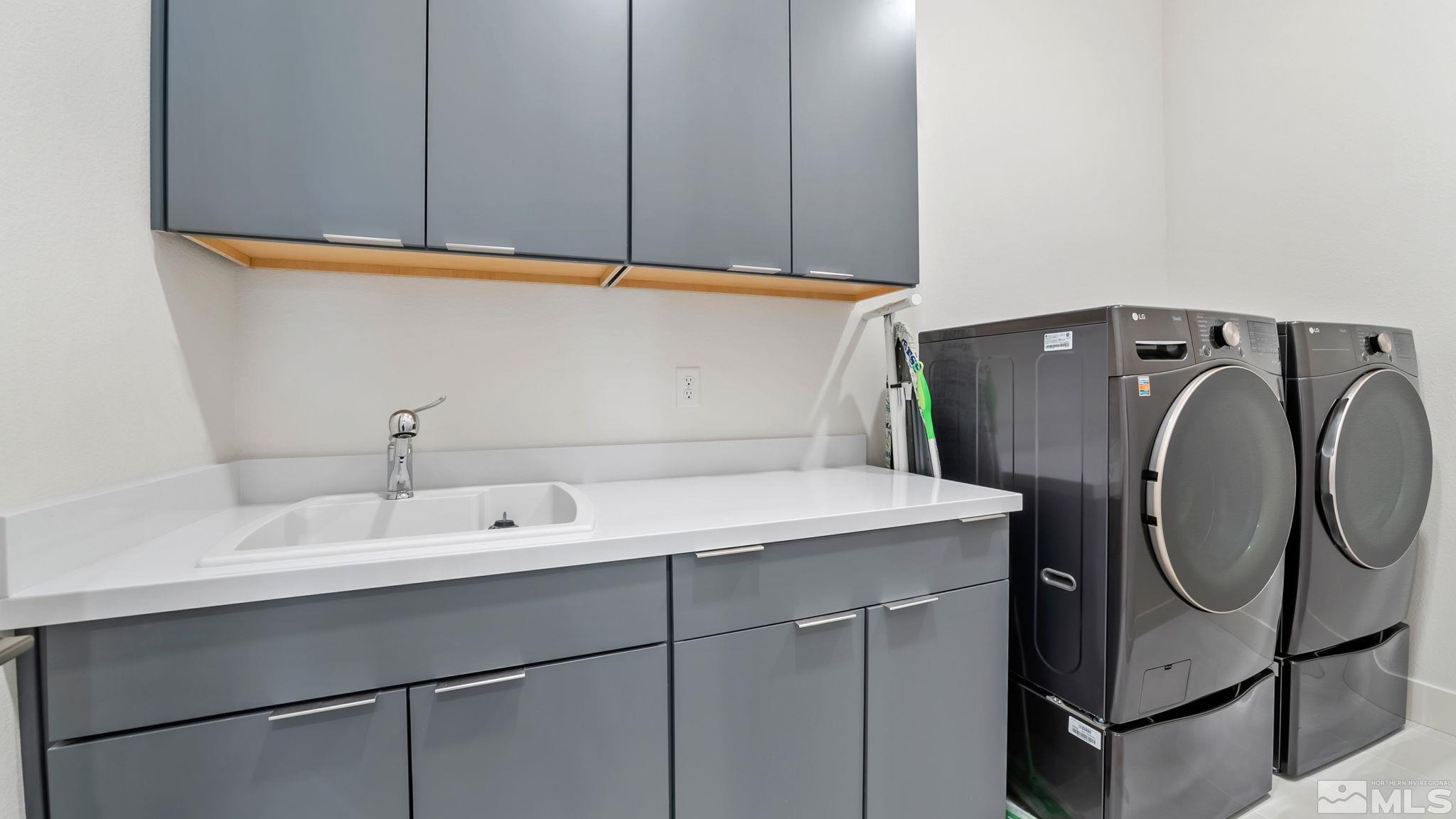 13550 Water Willow Street Reno, NV 89521 - Photo 29 of 37 a utility room with dryer and washer