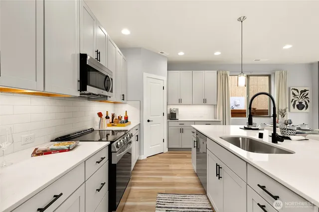 $869,900 | 12502 Southeast 256th Place, Unit 10, Kent, WA 98030