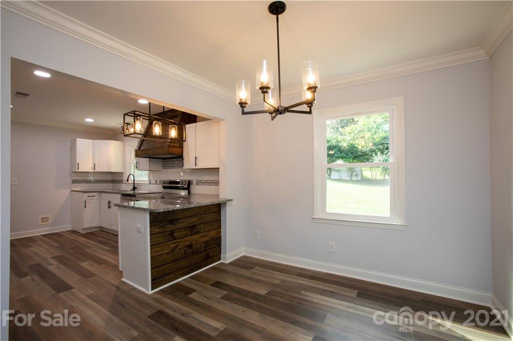 319 Clearbrook Road Matthews, NC 28105 - Photo 2 of 35 Gallery Image 2