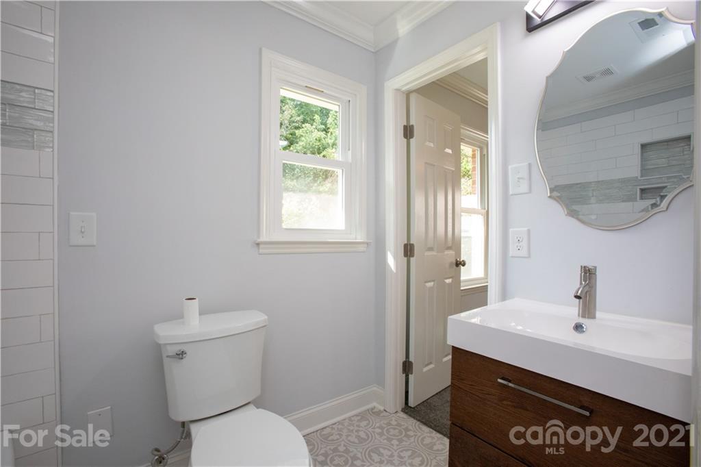 319 Clearbrook Road Matthews, NC 28105 - Photo 11 of 35 Gallery Image 11