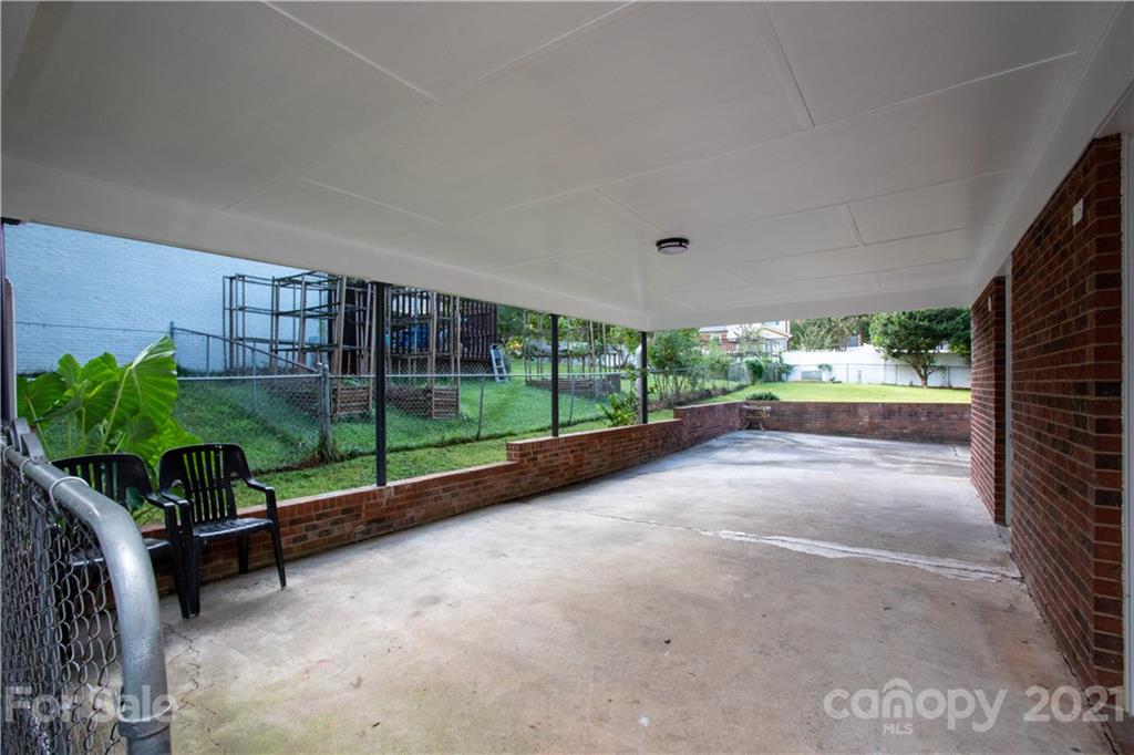 319 Clearbrook Road Matthews, NC 28105 - Photo 13 of 35 Gallery Image 13