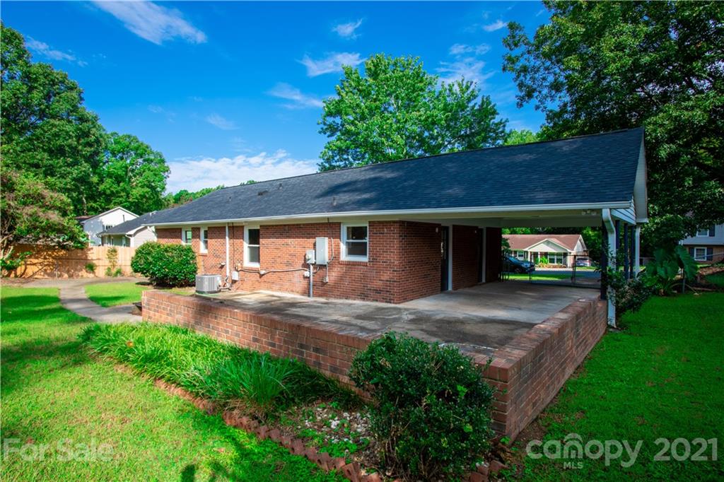 319 Clearbrook Road Matthews, NC 28105 - Photo 17 of 35 Gallery Image 17