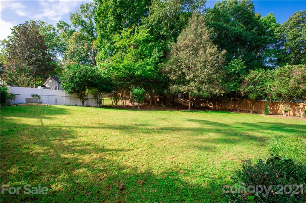 319 Clearbrook Road Matthews, NC 28105 - Photo 18 of 35 Gallery Image 18