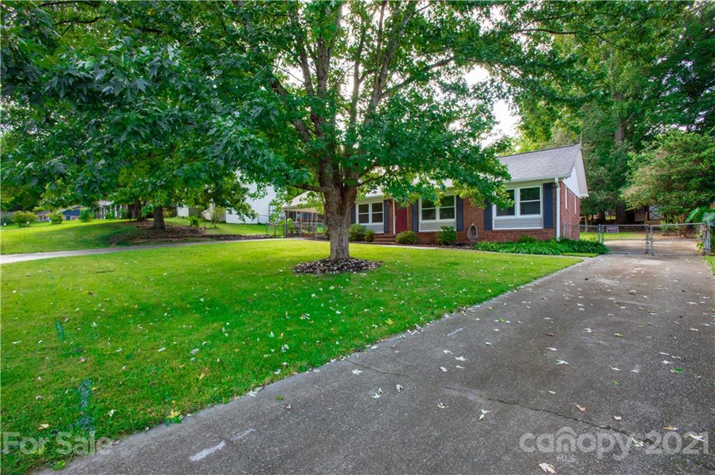 319 Clearbrook Road Matthews, NC 28105 - Photo 23 of 35 Gallery Image 23