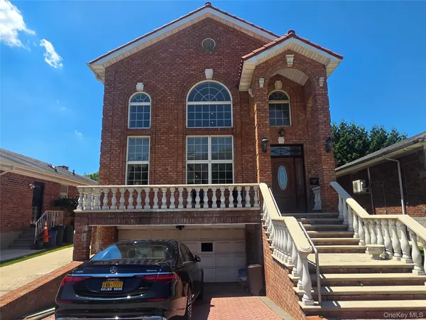 $1,690,000 | 35-62 168th Street | Murray Hill - Flushing