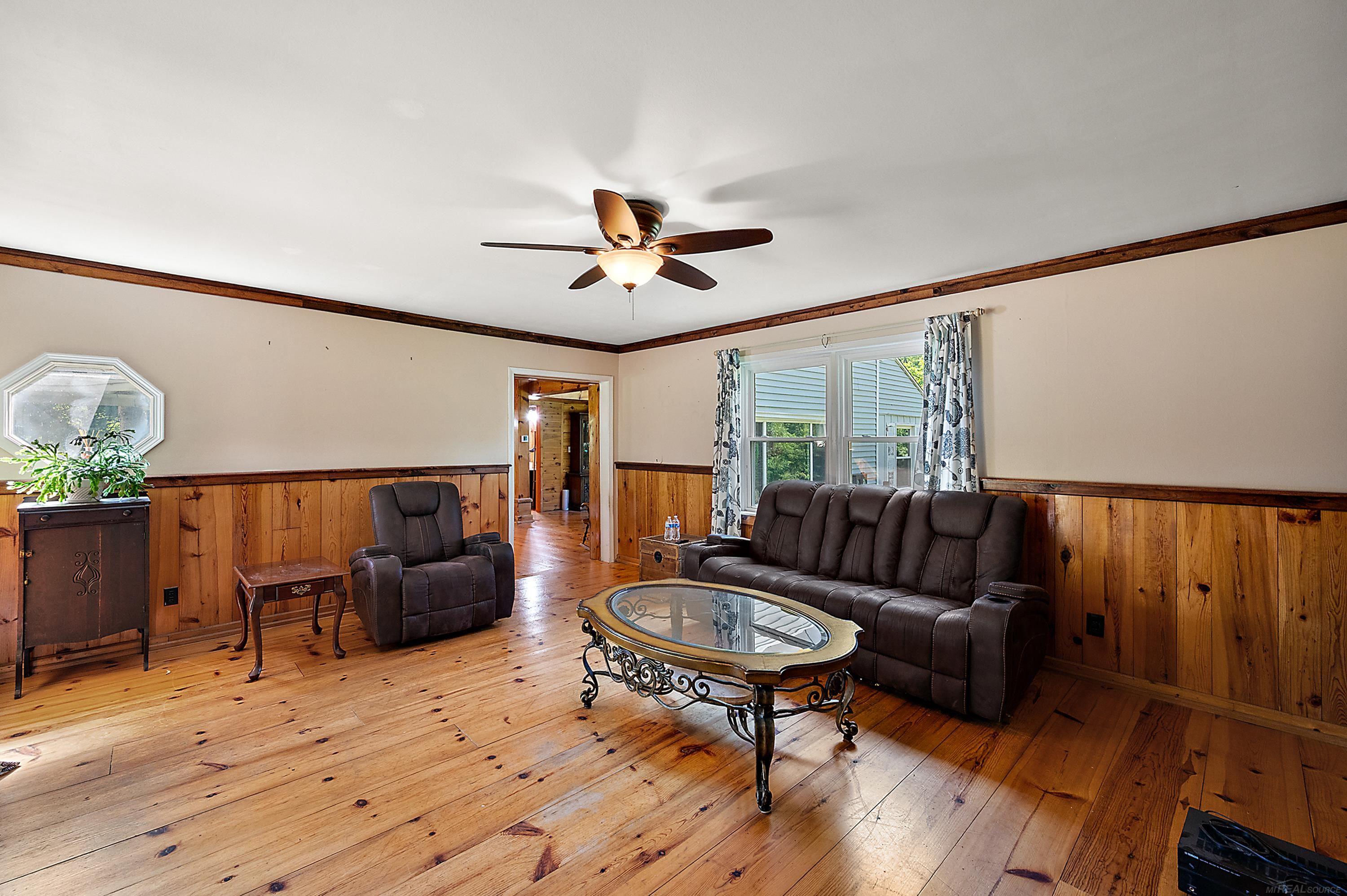 149 East Hunters Creek Road Lapeer, MI 48446 - Photo 24 of 71 50215016-94d3ca5e-3bdb-420c-9e68-aefd3c6586ff.JPG