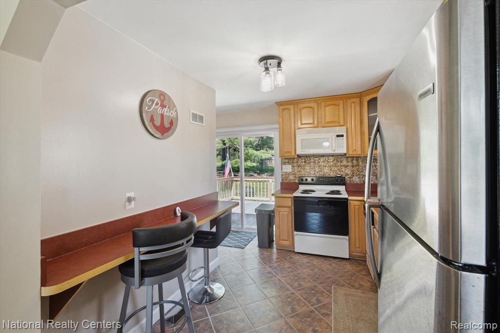 124 Wabash Road Rochester Hills, MI 48307 - Photo 12 of 33