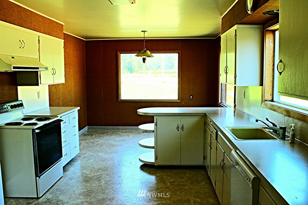 4541 Deming Road Deming, WA 98247 - Photo 8 of 22