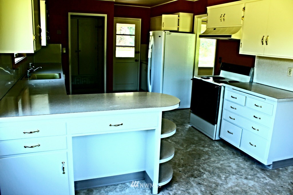 4541 Deming Road Deming, WA 98247 - Photo 9 of 22