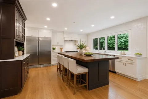 $2,345,000 | 2832 West 91st Street, Leawood, KS 66206