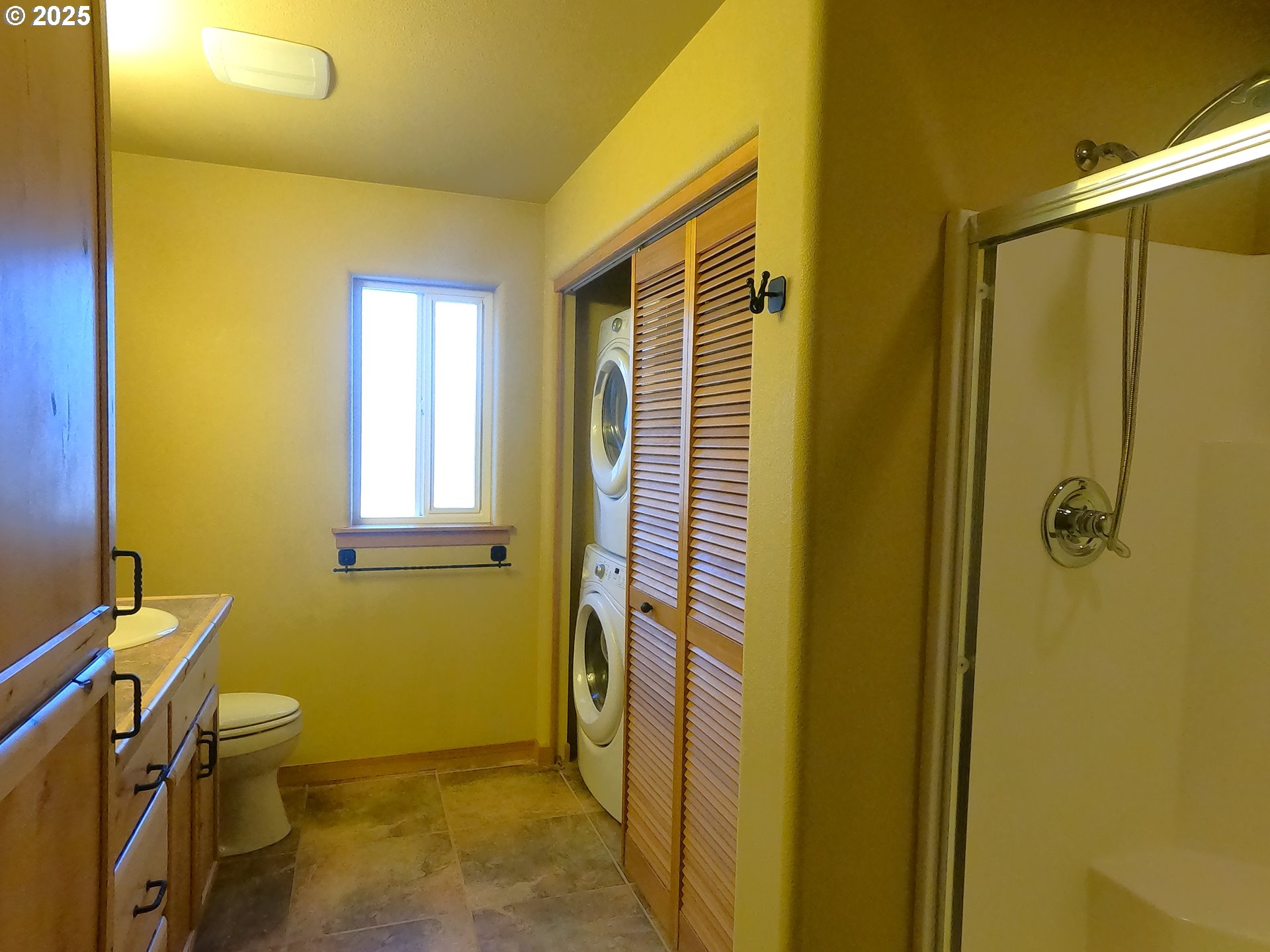 5215 Southwest Upper Canyon Rim Drive Culver, OR 97734 - Photo 9 of 24 a view of a bathroom with a sink
