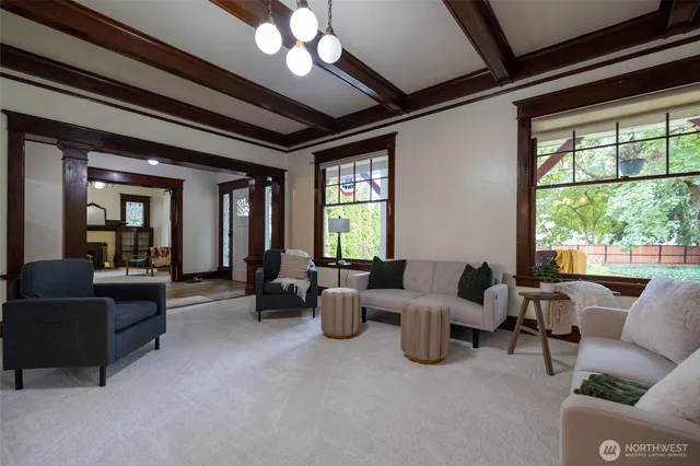 $675,000 | 1011 Caveness Drive, Centralia, WA 98531