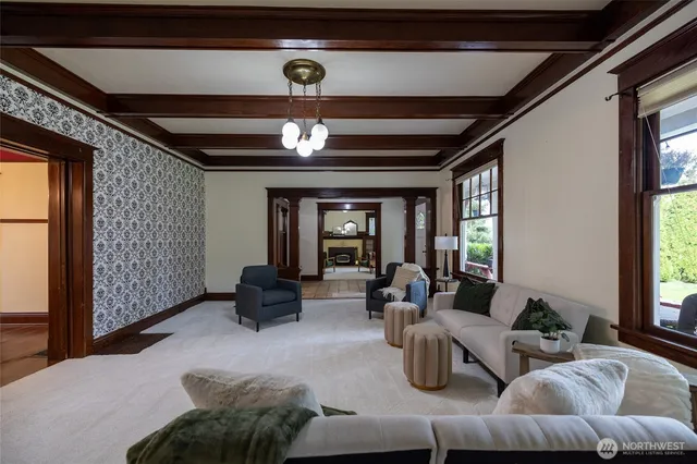 $675,000 | 1011 Caveness Drive, Centralia, WA 98531