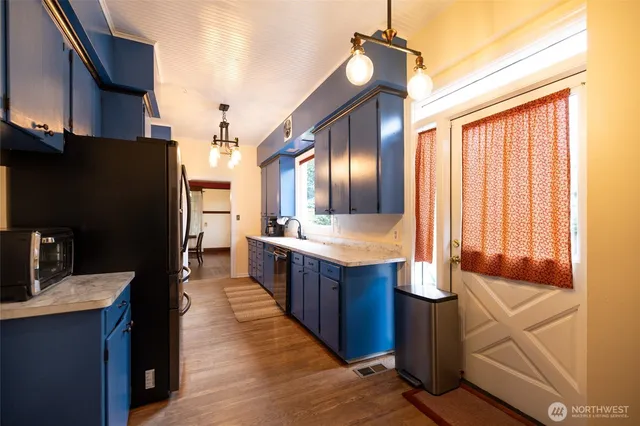 $675,000 | 1011 Caveness Drive, Centralia, WA 98531