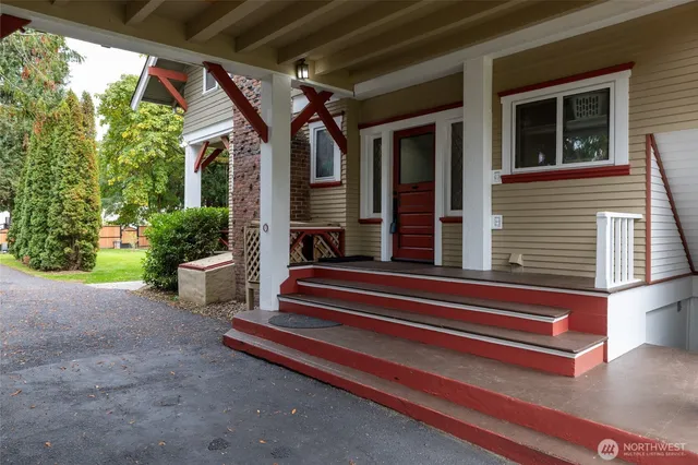 $675,000 | 1011 Caveness Drive, Centralia, WA 98531