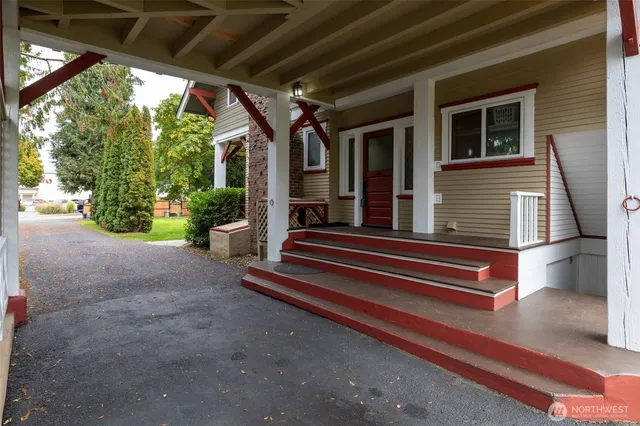 $675,000 | 1011 Caveness Drive, Centralia, WA 98531