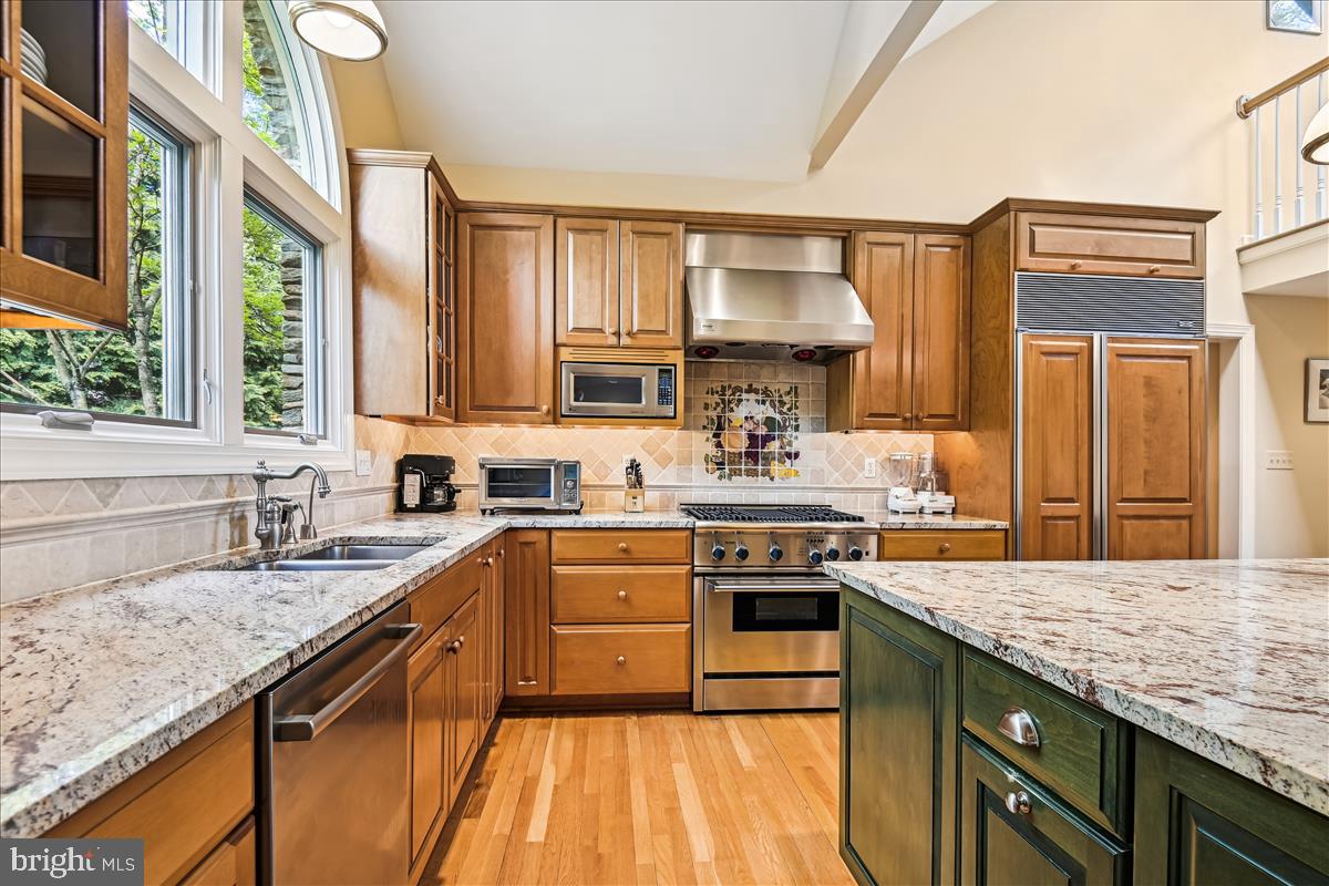 19 Roland Court Towson, MD 21204 - Photo 20 of 64 Kitchen