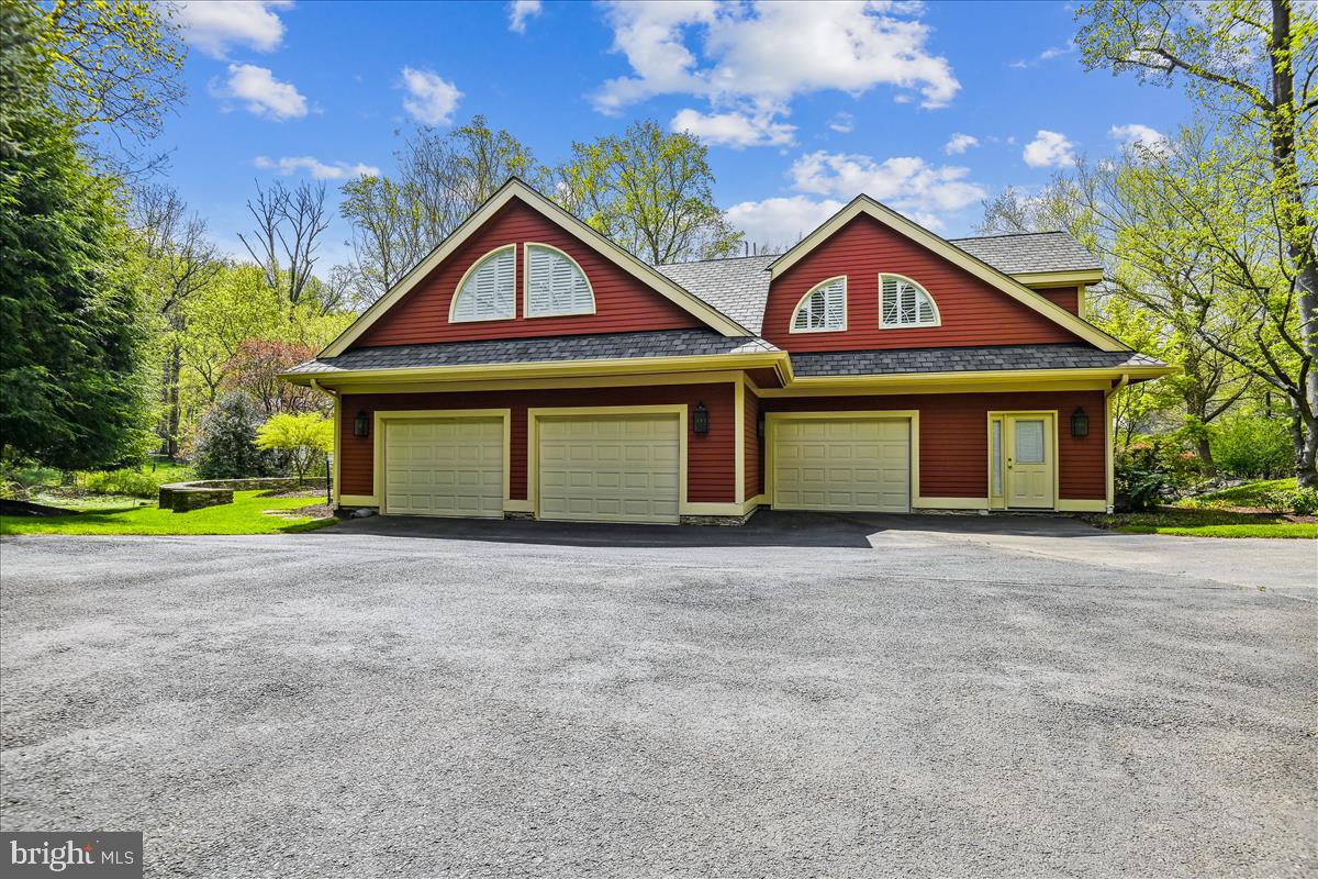 19 Roland Court Towson, MD 21204 - Photo 54 of 64 3 Car Garage