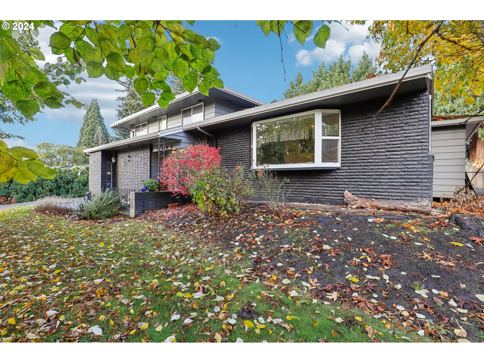 2506 Northeast 100th St  