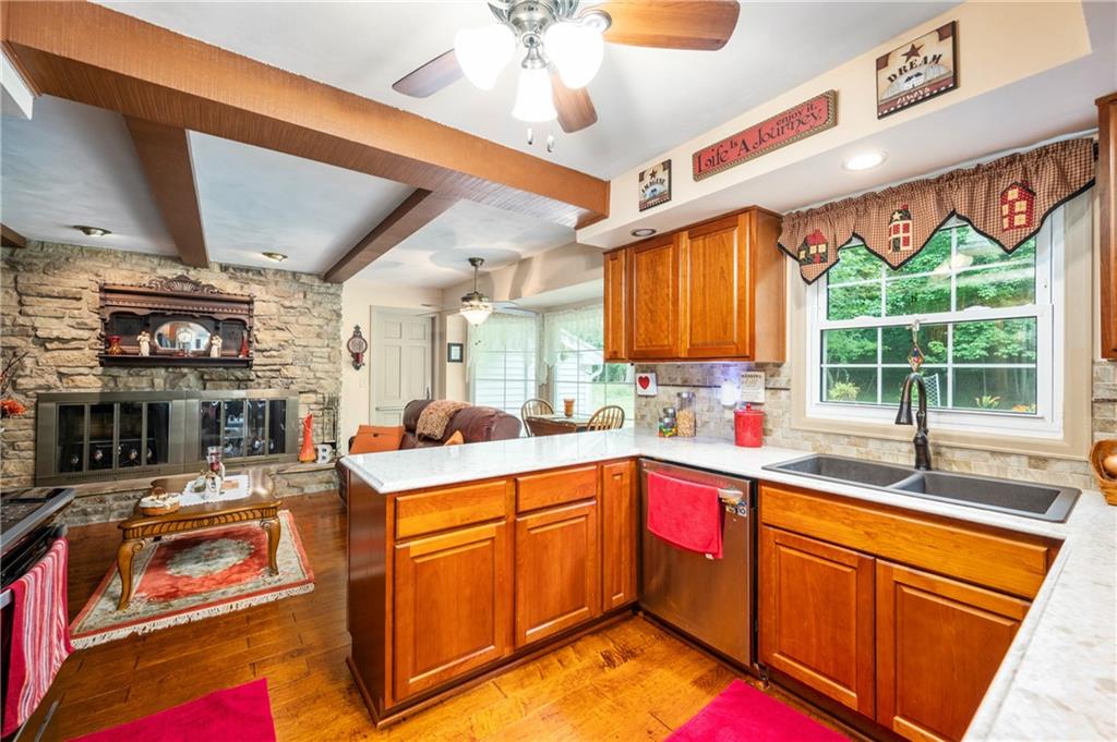 910 Raleigh Road Anderson, IN 46012 - Photo 3 of 37