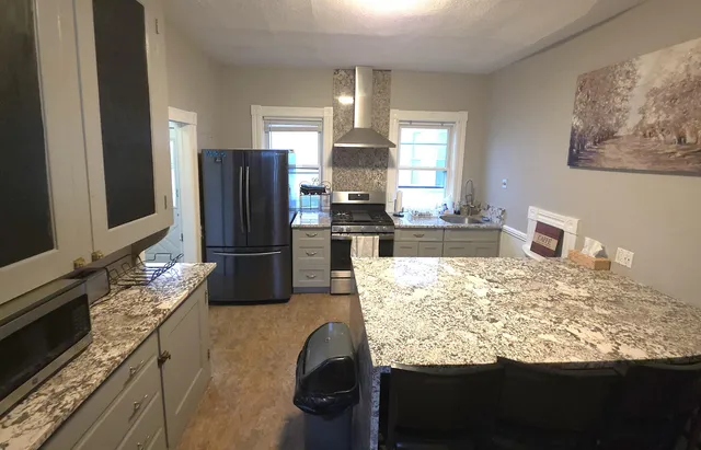 $749,900 | 729 Pine Street, Manchester, NH 03104