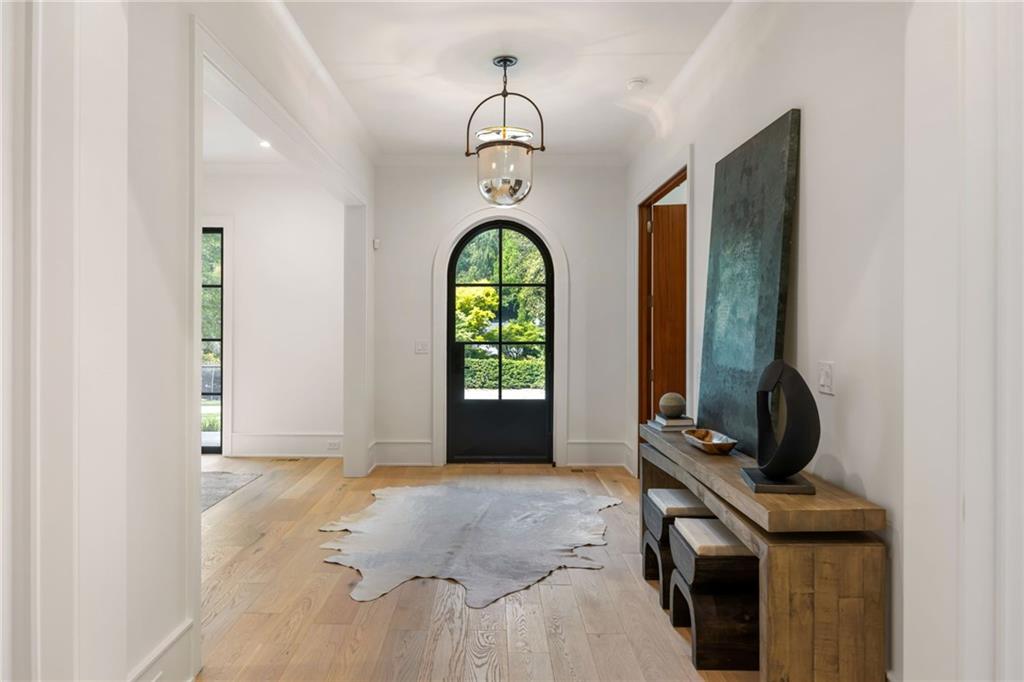 1347 West Wesley Road Northwest Atlanta, GA 30327 - Photo 2 of 58 Gallery Image 2