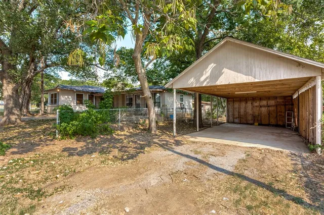 $265,000 | 213 South Allen Street, Boyd, TX 76023