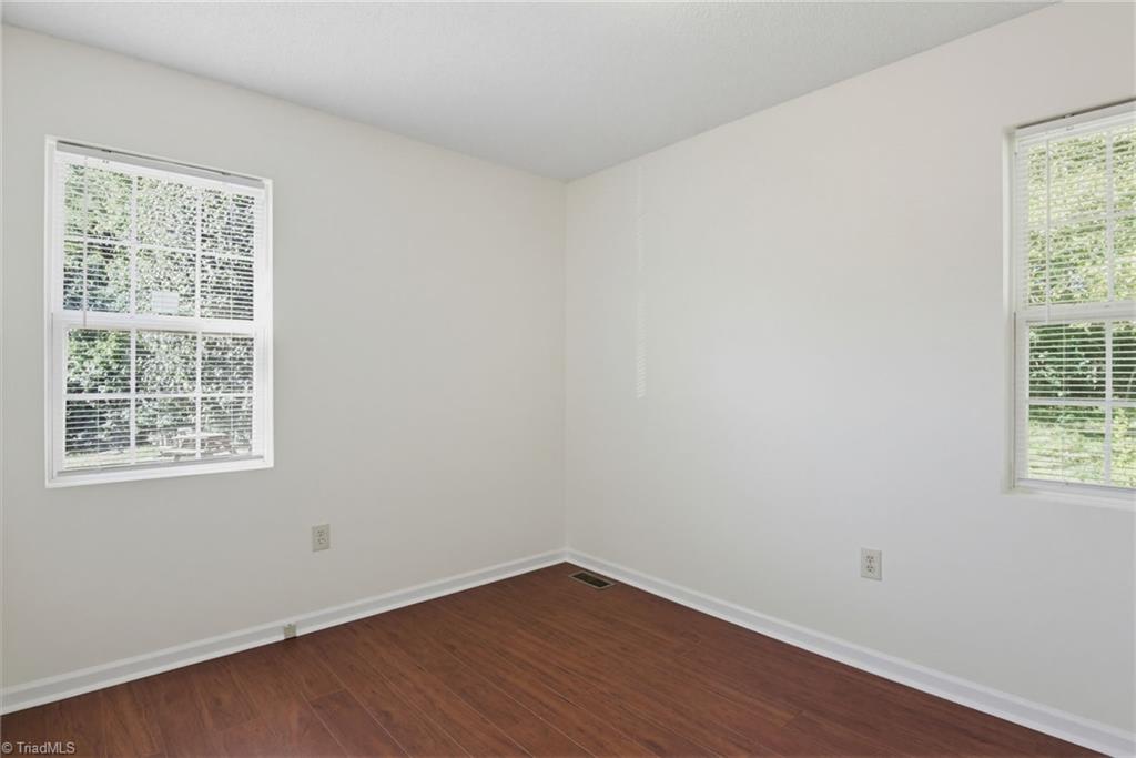 1528 Ambridge Court High Point, NC 27265 - Photo 17 of 28