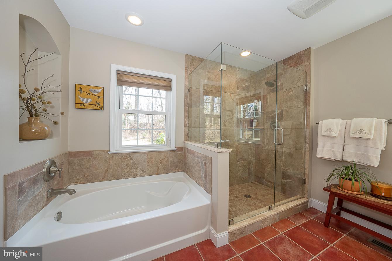 24 Northwoods Road Wayne, PA 19087 - Photo 24 of 56 Beautiful tiled main Bath