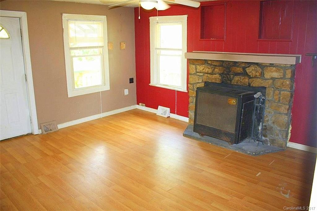 100 Fred Holcombe Road Mars Hill, NC 28754 - Photo 3 of 22 Gallery Image 3