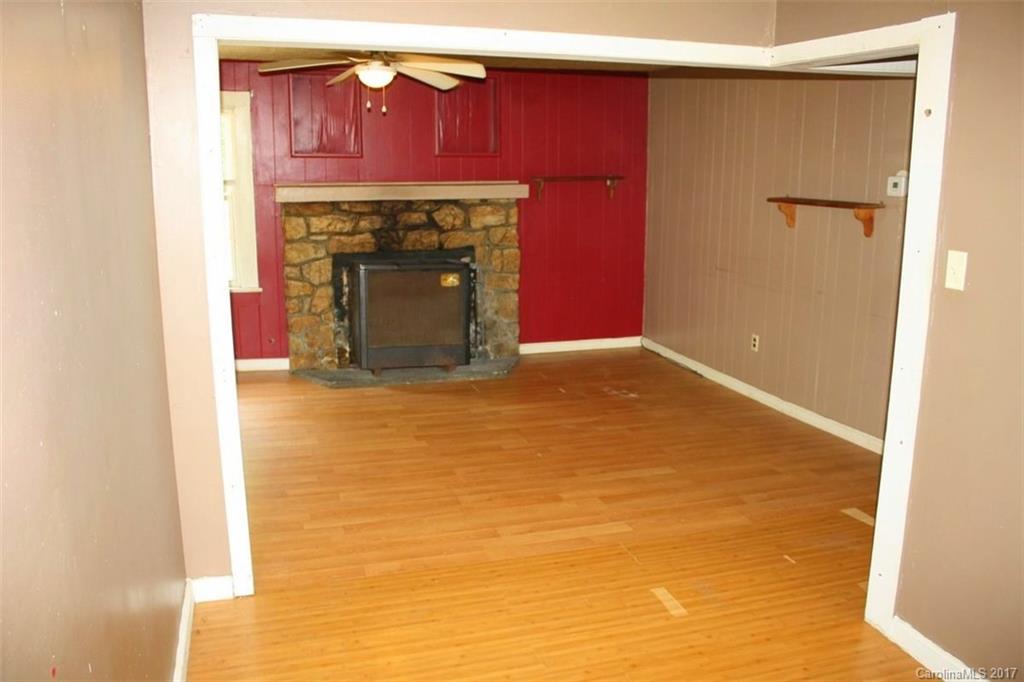 100 Fred Holcombe Road Mars Hill, NC 28754 - Photo 5 of 22 Gallery Image 5