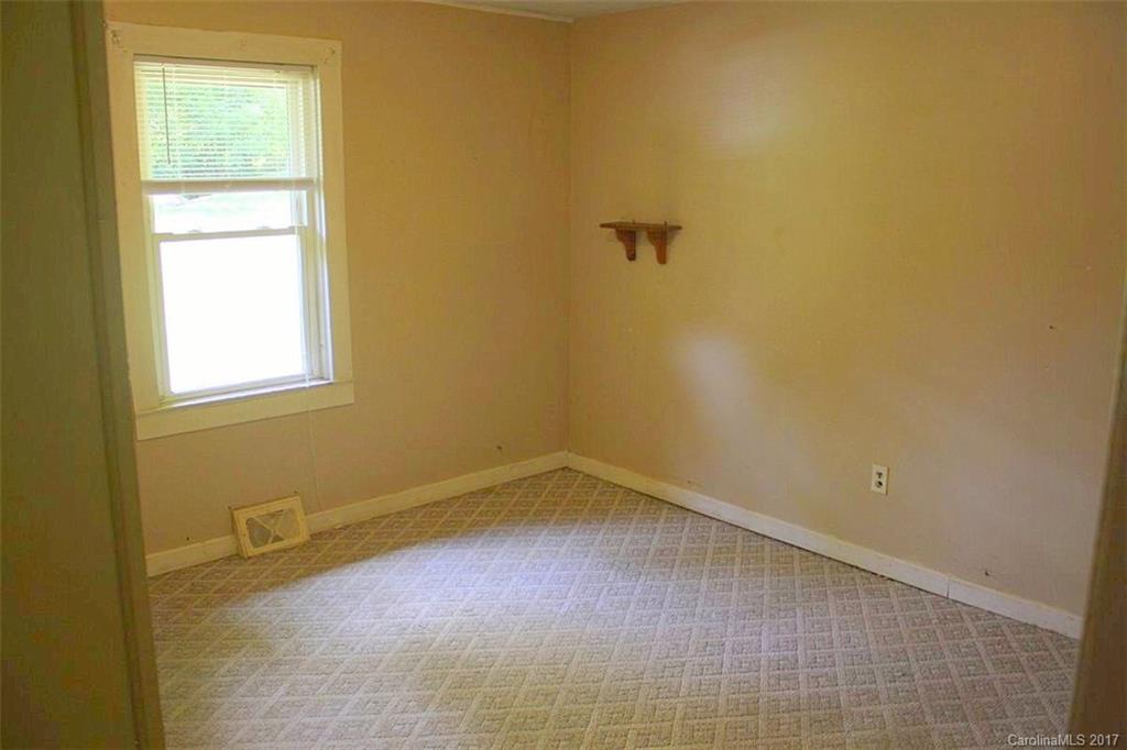100 Fred Holcombe Road Mars Hill, NC 28754 - Photo 8 of 22 Gallery Image 8