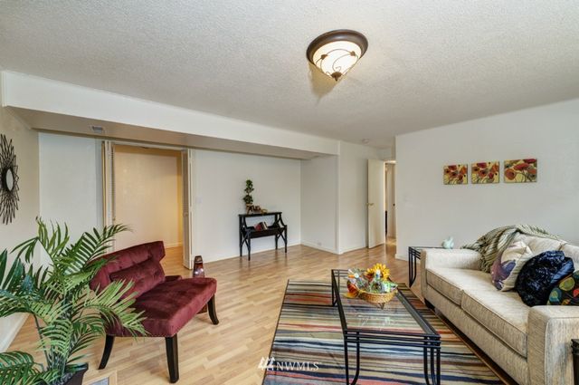 $452,000 | 7643 139th Place Northeast, Redmond, WA 98052