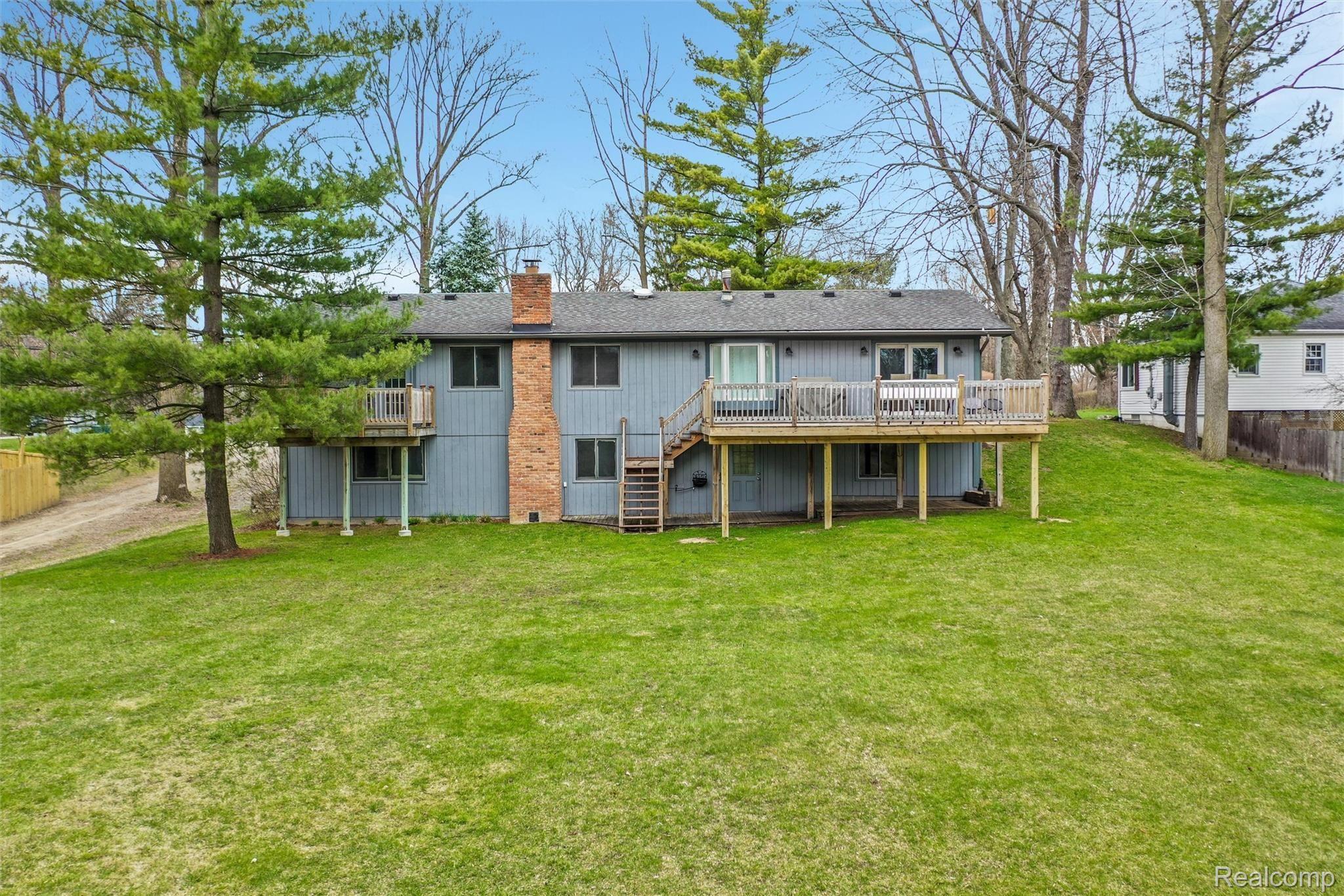 4105 Crocus Road Waterford, MI 48328 - Photo 35 of 46 15-4105 Crocus Rd0018.jpg