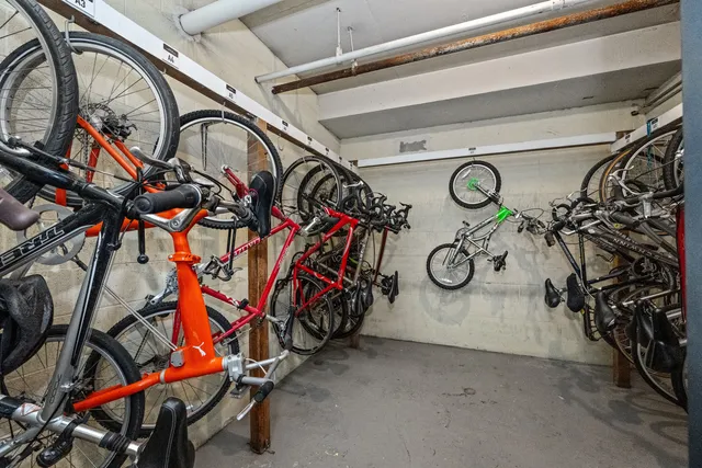 $184,900 | 3430 North Lake Shore Drive, Unit 4K, Chicago, IL 60657