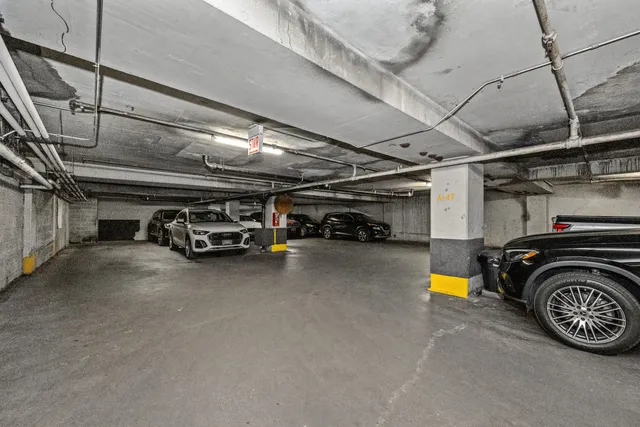 $184,900 | 3430 North Lake Shore Drive, Unit 4K, Chicago, IL 60657