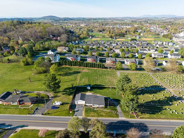 $375,000 | 110 Oakwood Drive, Bridgewater, VA 22812