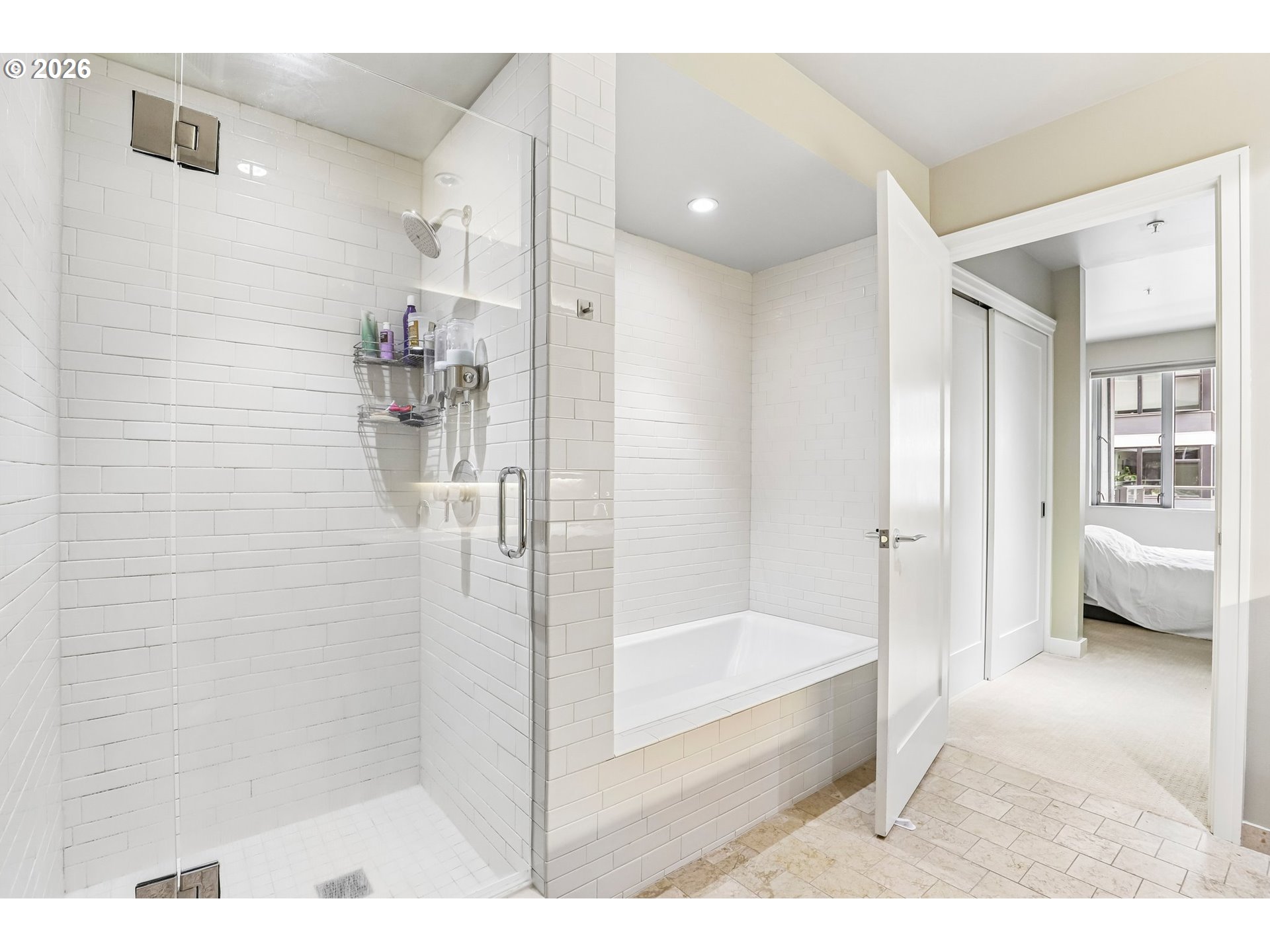 841 Southwest Gaines Street, Unit 335 Portland, OR 97239 - Photo 25 of 35