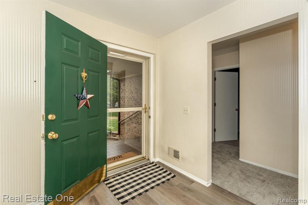 267 Slade Court Rochester Hills, MI 48307 - Photo 6 of 25