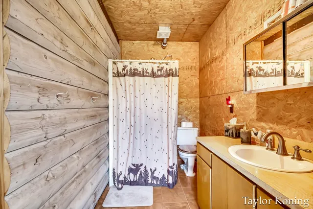 $629,900 | 3111 North 128th Avenue, Hart, MI 49420