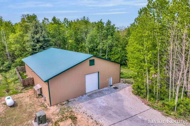 $629,900 | 3111 North 128th Avenue, Hart, MI 49420