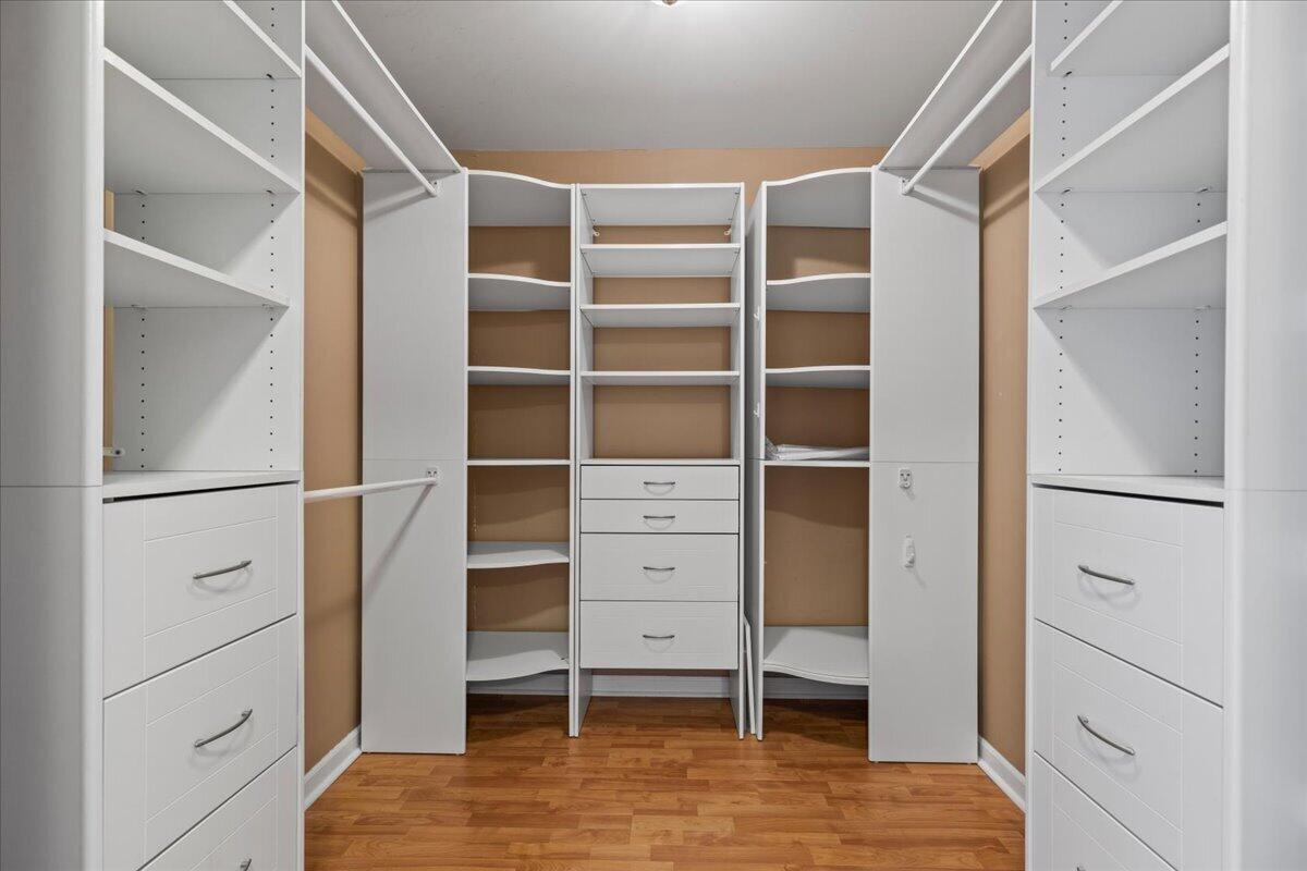 316 56th Street, Unit 207 Kenosha, WI 53140 - Photo 8 of 33 25-56th St-25