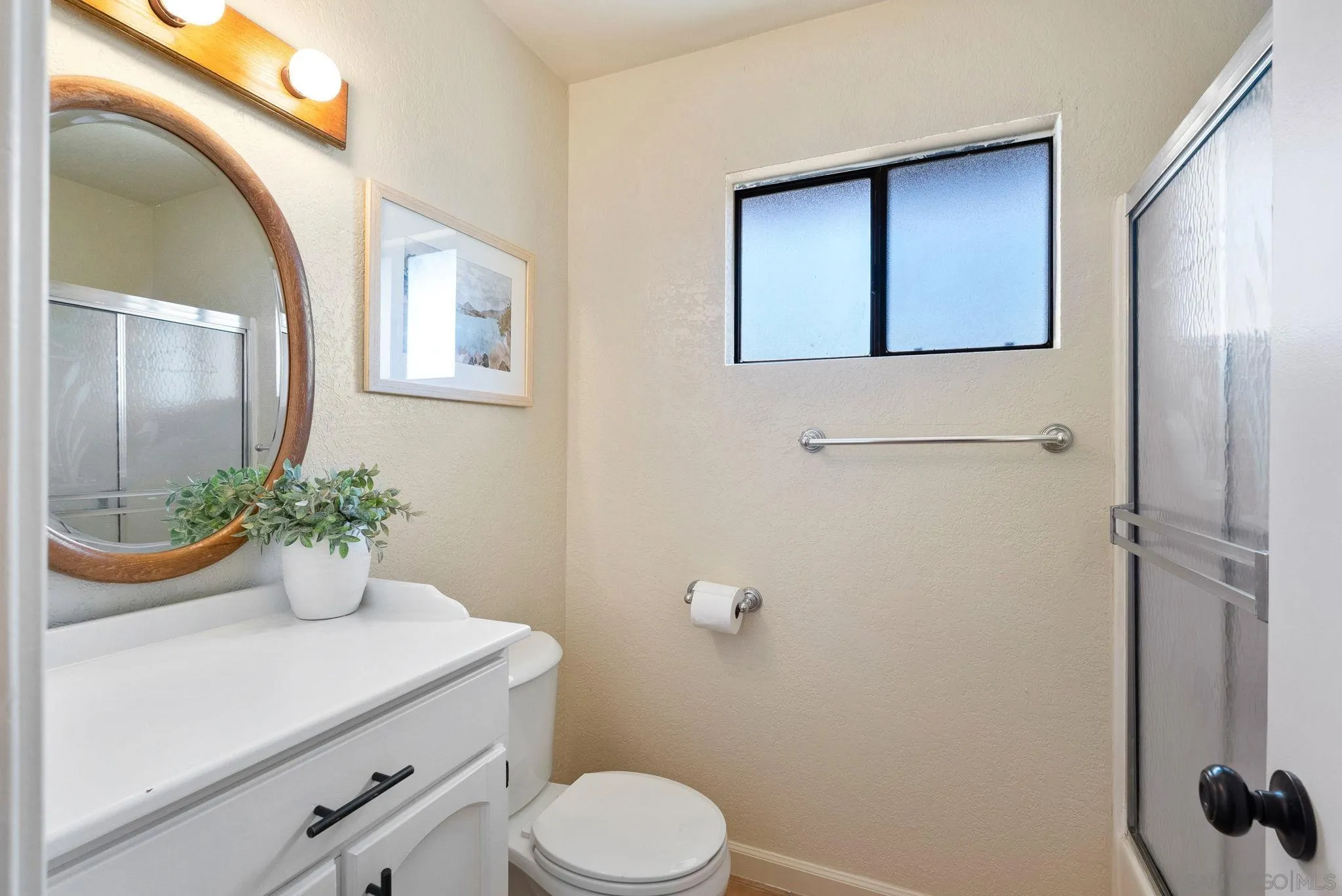 3290 Quail Way Jamul, CA 91935 - Photo 39 of 73 a bathroom with a sink toilet and shower