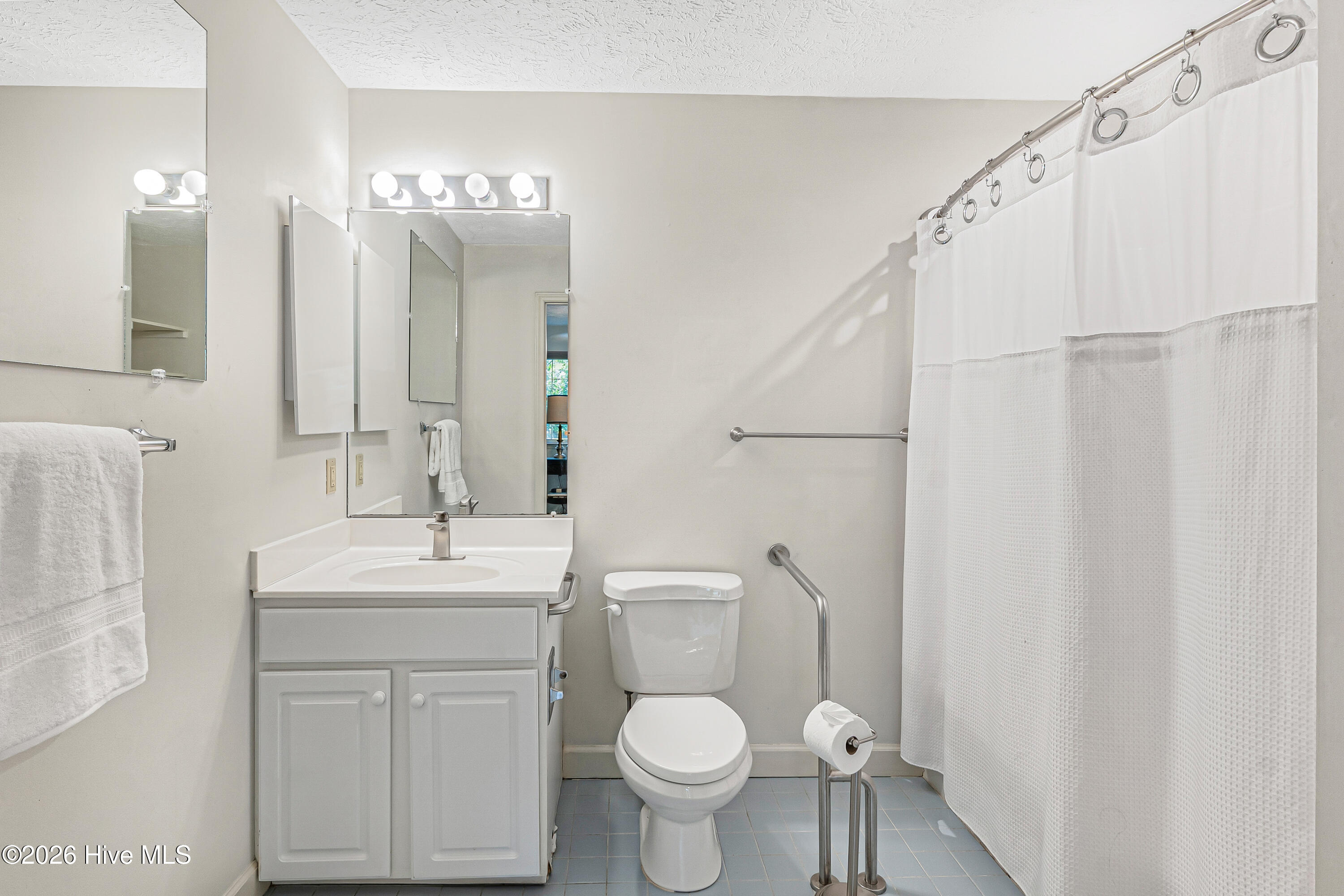 25 Magnolia Road Pinehurst, NC 28374 - Photo 51 of 73 Ensuite Bathroom