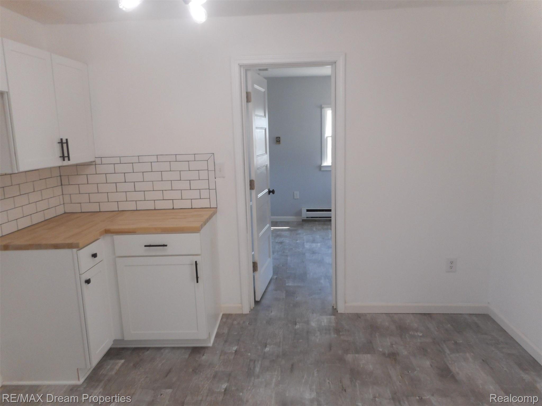 3610 Normandy Road Royal Oak, MI 48073 - Photo 15 of 28 DSCN8928.JPG