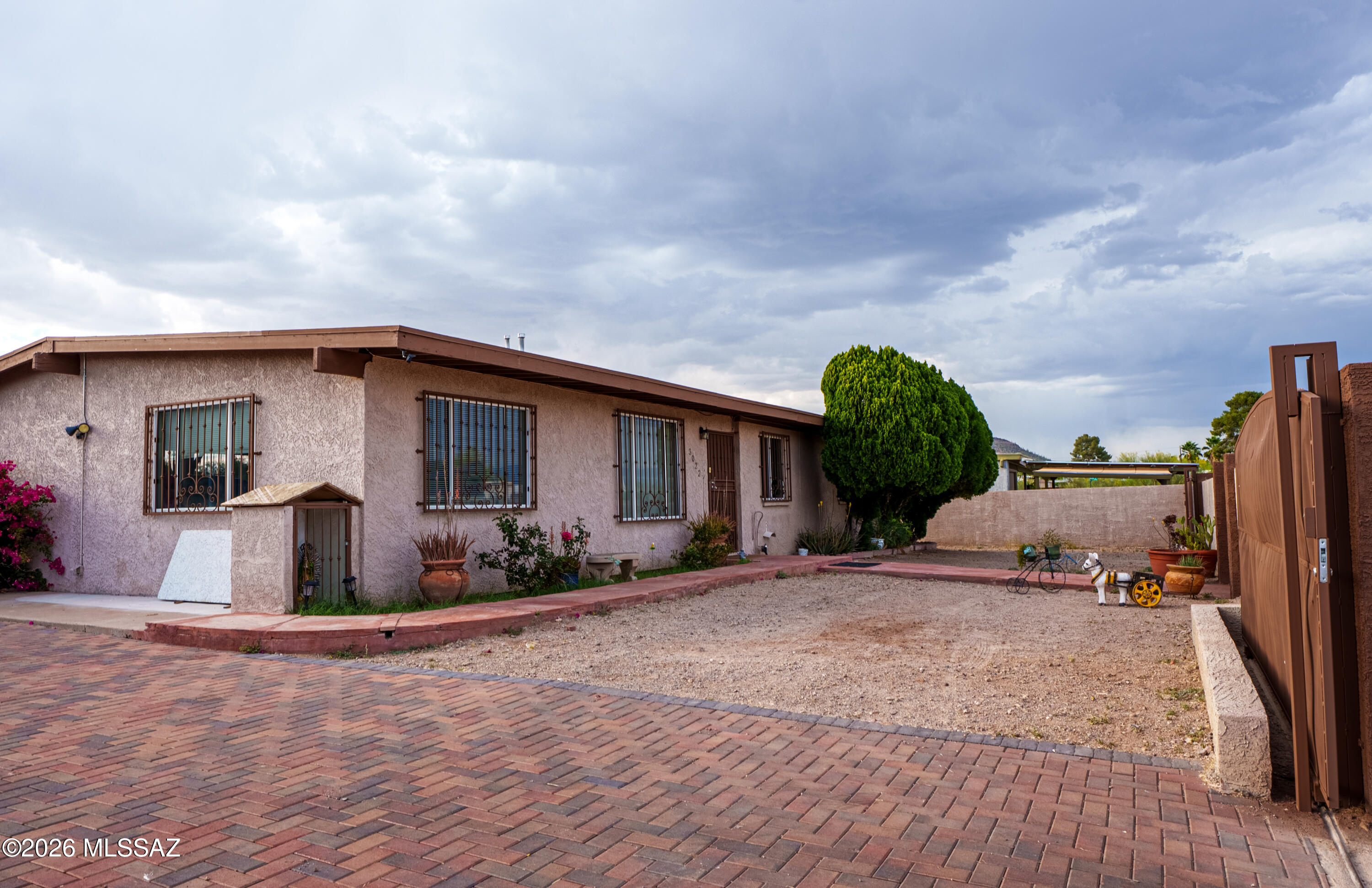 3022 South Oberon Road Tucson, AZ 85713 - Photo 3 of 26