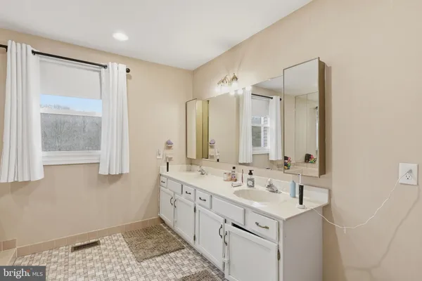 $539,000 | 1374 Beechdrop Court, Yardley, PA 19067